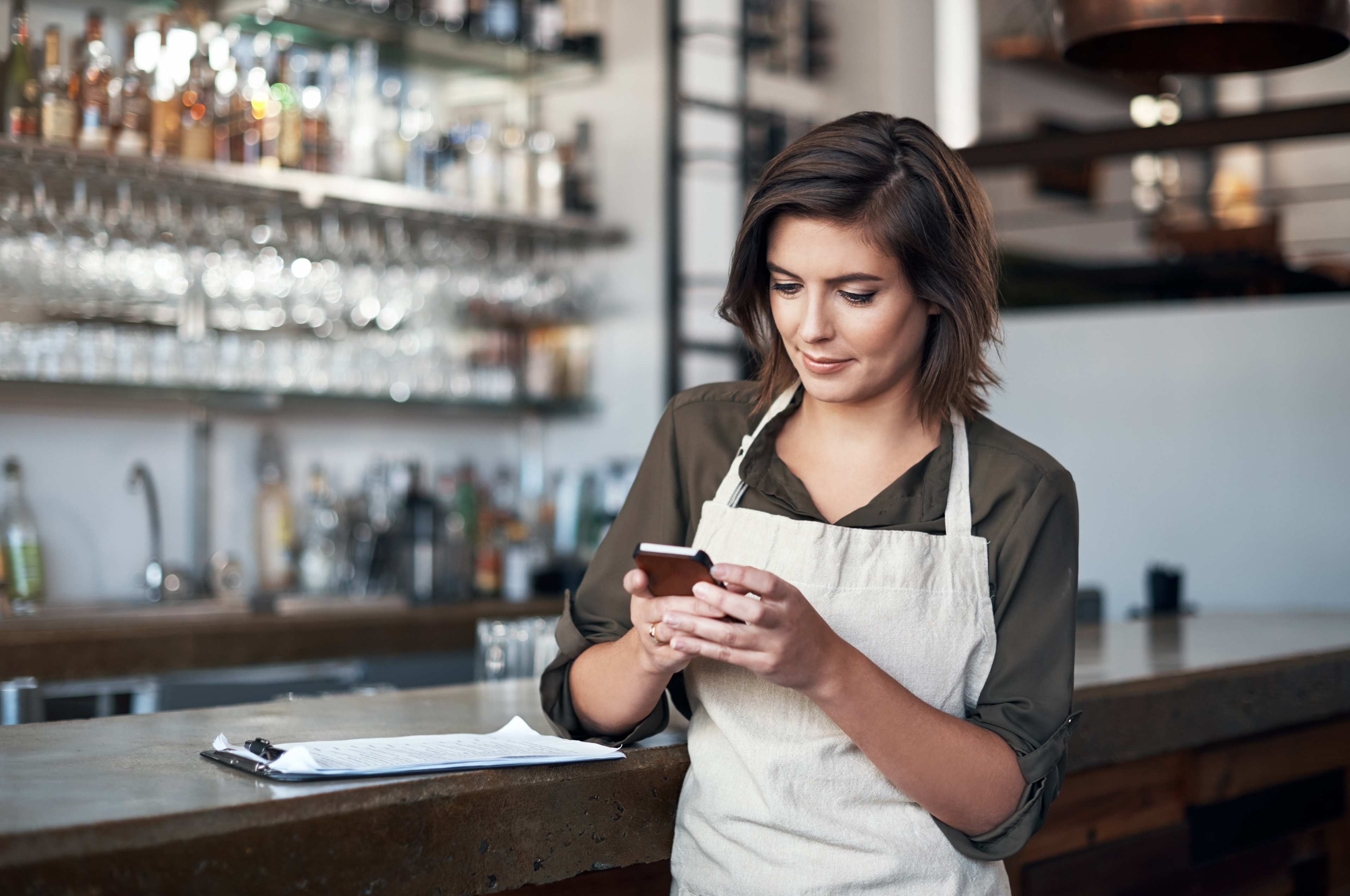 iStock-902932514-restaurant